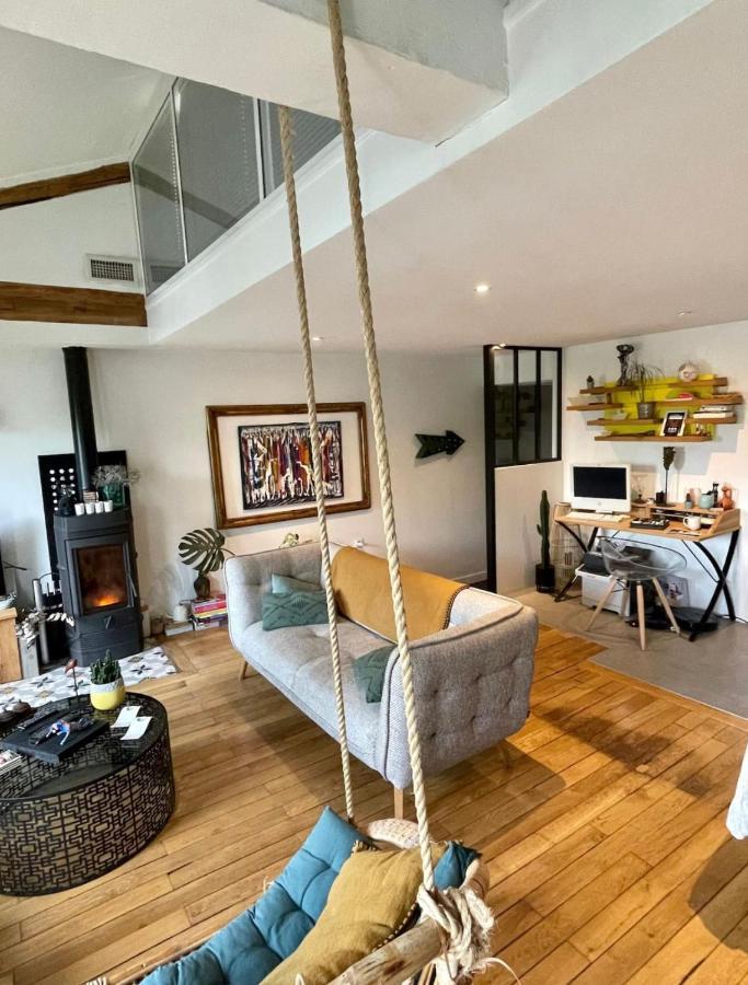 Appartement Coeur de Lyon avec Terrasse et Jacuzzi Extérieur photo