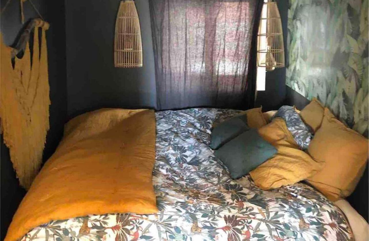 Appartement Coeur de Lyon avec Terrasse et Jacuzzi Extérieur photo