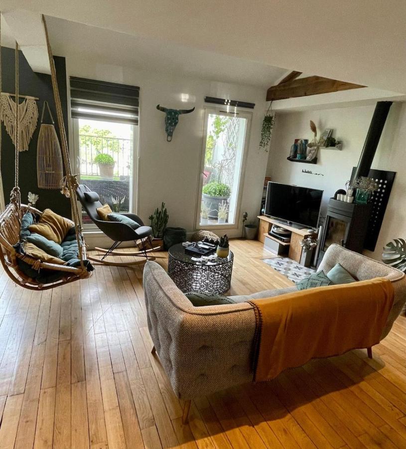 Appartement Coeur de Lyon avec Terrasse et Jacuzzi Extérieur photo